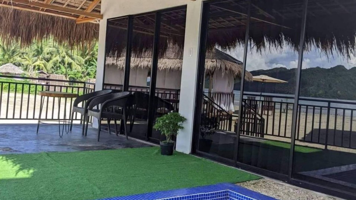 Sipalay Hotel | Beachfront Villa at Crystal Cove