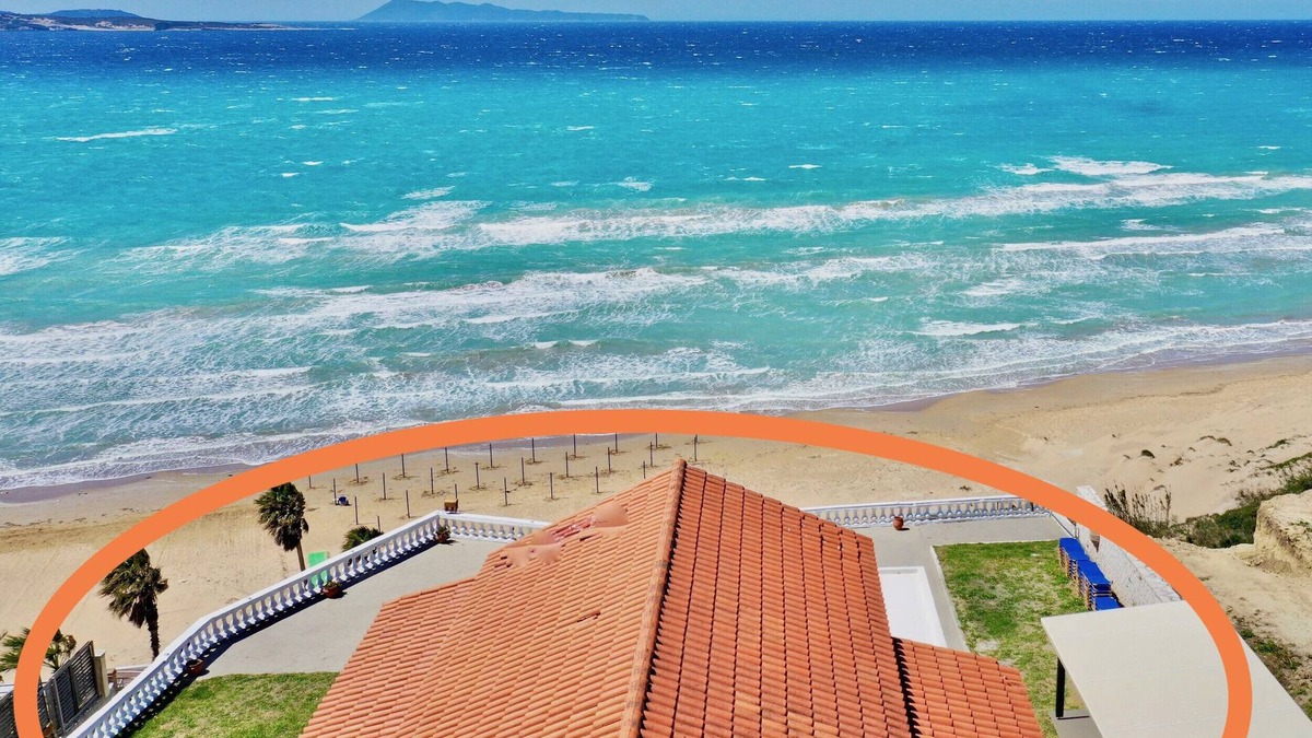 Agios Stefanos Avliotes Villa | Beachfront Villa Bellevue