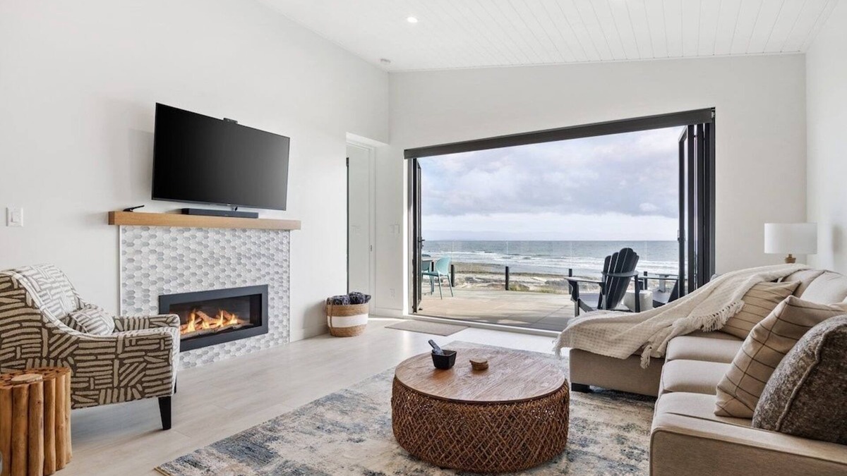 Black Creek Condo | Beachfront Villa #15 at Saratoga Beach House