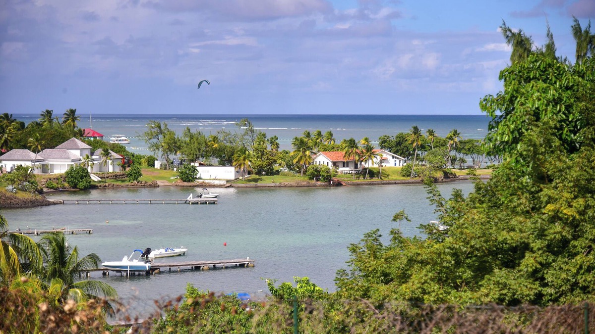Le Francois House | Beachfront villa Cap Est Le François