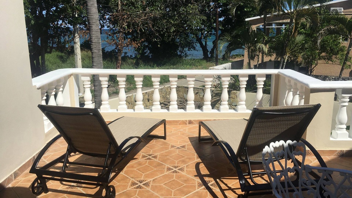 Costambar Villa | Beachfront villa perfect place to spend a beautiful vacation.