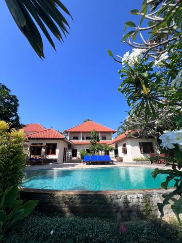 Banjartegehe Villa | Beachfront Villa Jepun Segara