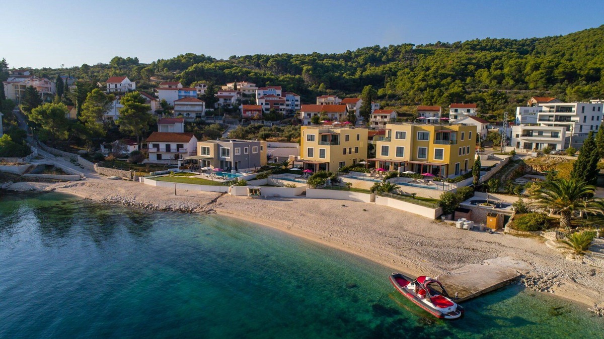 Slatine Villa | Beachfront Villa Lemonade with Pool I