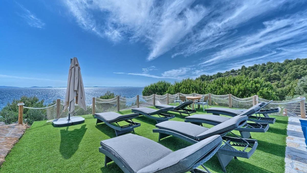 Susica Villa | Beachfront Villa New Horizons II