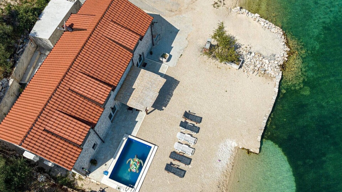 Putnikovic Villa | Beachfront Villa Olive Mill with pool