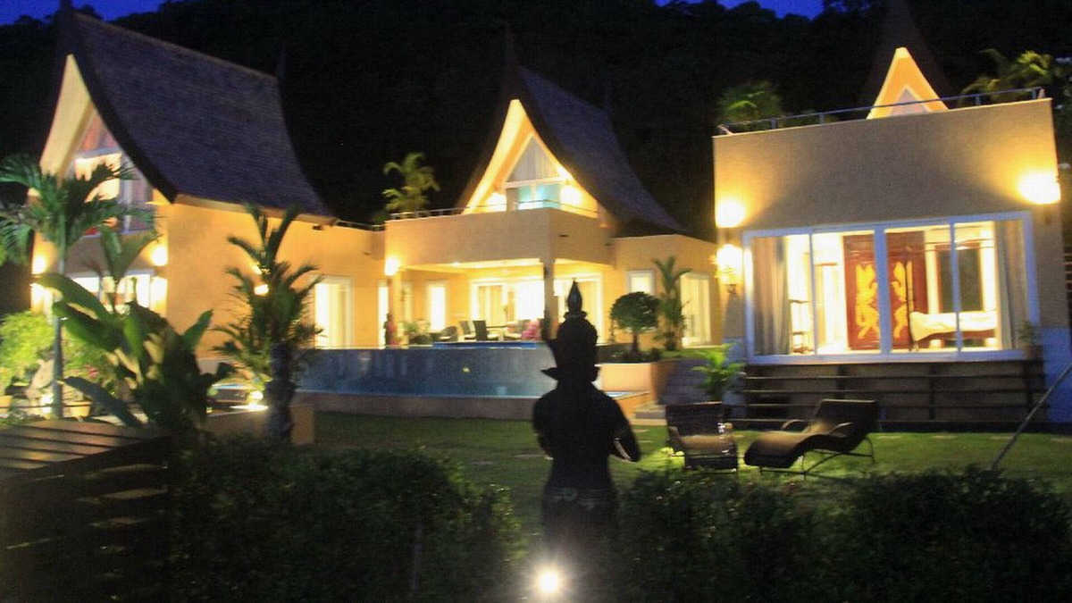 Rayong House | Beachfront Villa Surine, Koh Samed