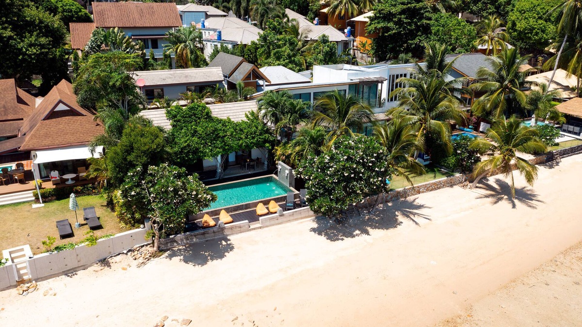 Koh Samui Villa | Beachfront Villa Private Beach & Pool 3 Ensuite Bedrooms Housekeeper included