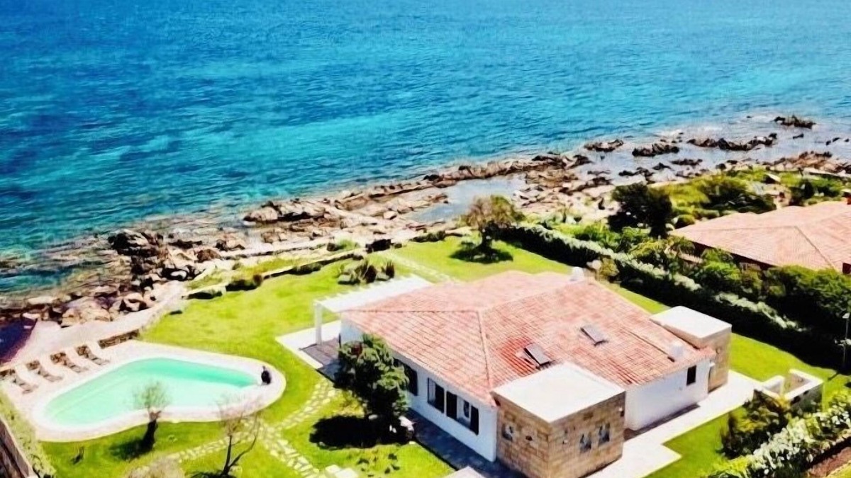 Pittulongu Villa | Beachfront villa with pool
