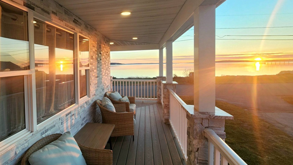 Somerset House | Beachfront w/Hot Tub, Sauna, Pool, Fire pits, Grill & Panoramic Views