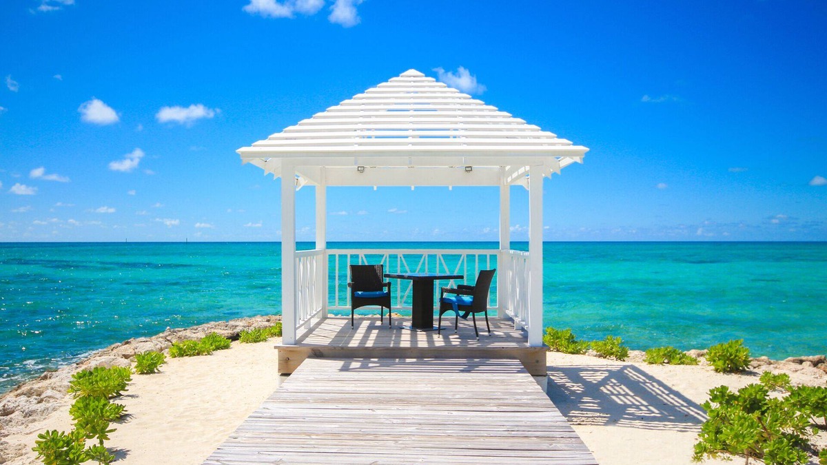 Palm Cay Villa | Beachfront | White Sand | Turquoise Water