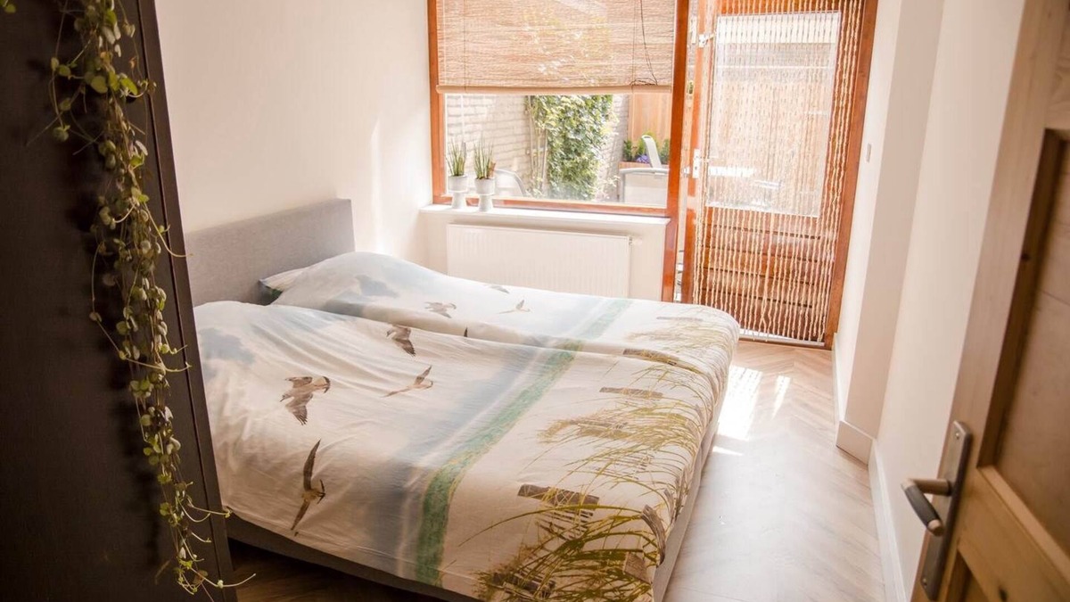Municipality of Katwijk Apartment | Beachhouse Anna private-parking, 1 minute walk distance from beach and centre !