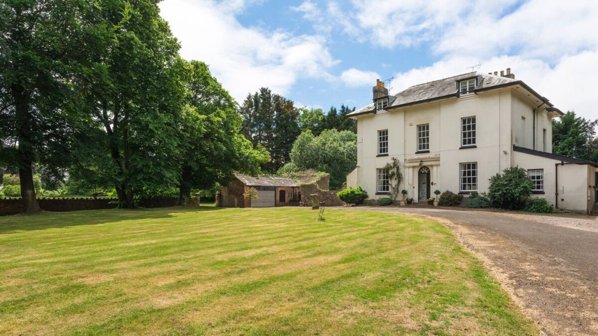 Beachley Villa | Beachley Bay - Seven Bedroom Villa, Sleeps 28