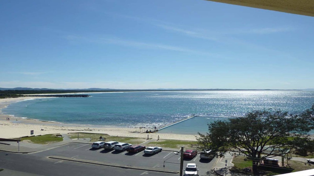 Forster Apartment | Beachpoint 403 - On The Beach!