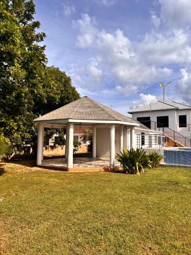 Crane corner Villa | Beachscape At Black River Ethlyn by the sea