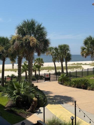 Henderson Point Apartment | Beachside 1st Floor Condo