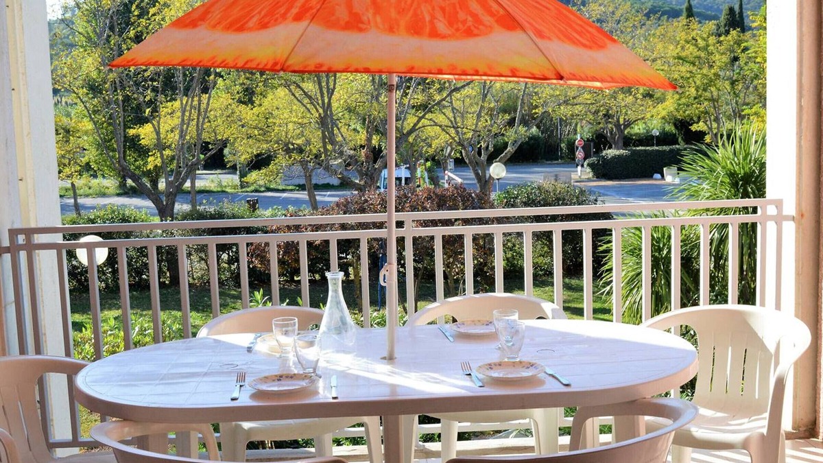 Cavaliere Beach Apartment | Beachside 2-Room Apartment with Terrace and Parking, Sleeps 6 - Le Lavandou