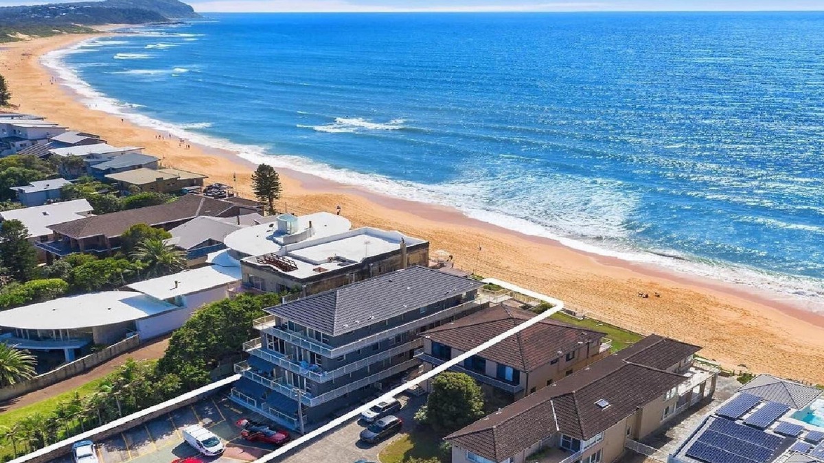 Wamberal Apartment | BEACHSIDE #7 | Close to beach | Accom Holidays