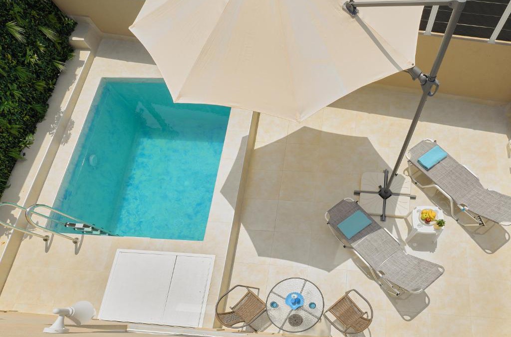 Nea Chora Apartment | Beachside Apartment-Pool-Parking