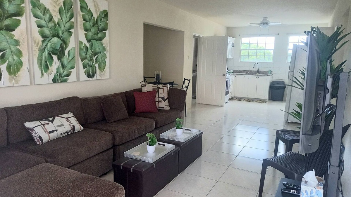 Maxwell Condo | Beachside Bliss: Modern Condo