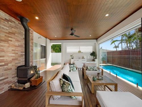 Warana House | Beachside Bliss - Pool, Cinema & Alfresco Living
