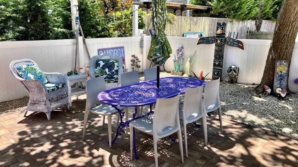 Surf City Apartment | Beachside, convenient, Coastal Decor Surf City Apartment, family friendly!