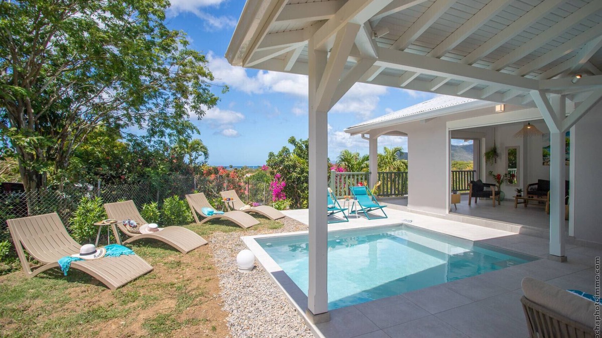 Sainte-Anne House | Beachside Corail