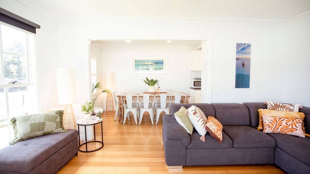 North Shore House | Beachside Getaway Bay Views North Shore VIC Sleeps 12 Free WiFi