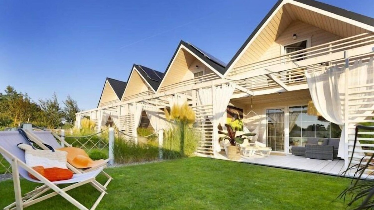 Darlowo House | Beachside House in Kopań with Heated Pool