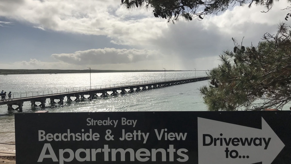 Ripon Apartment | Beachside & Jetty View Apartment 6 (Captains Apartment)