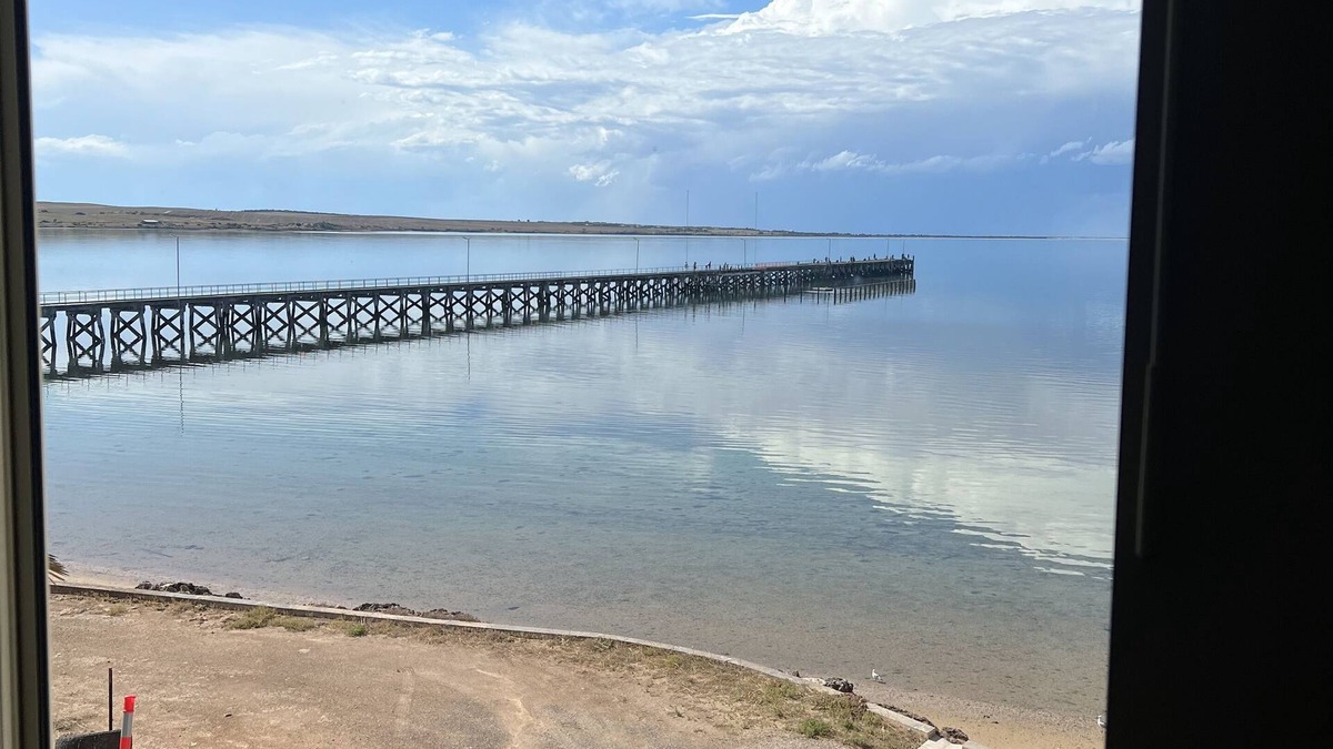 Ripon Apartment | Beachside & Jetty View Apartment 7 (Sea Eagles Nest Apt)