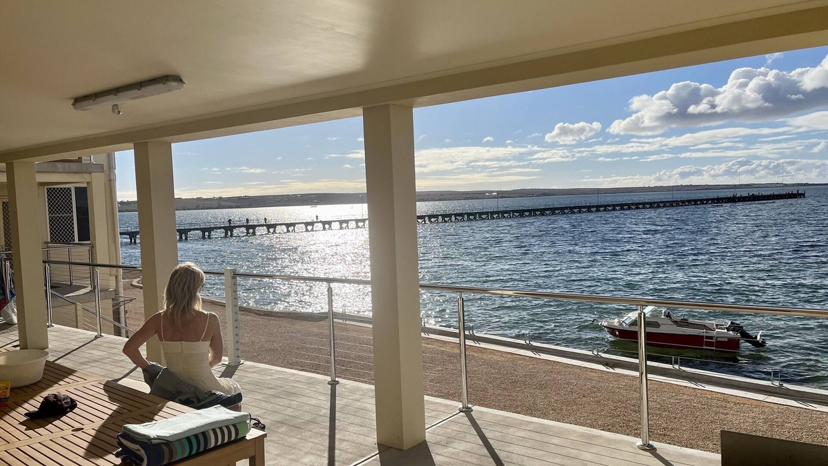 Ripon Apartment | Beachside & Jetty View Apartment 1 (Admiral Apartment)