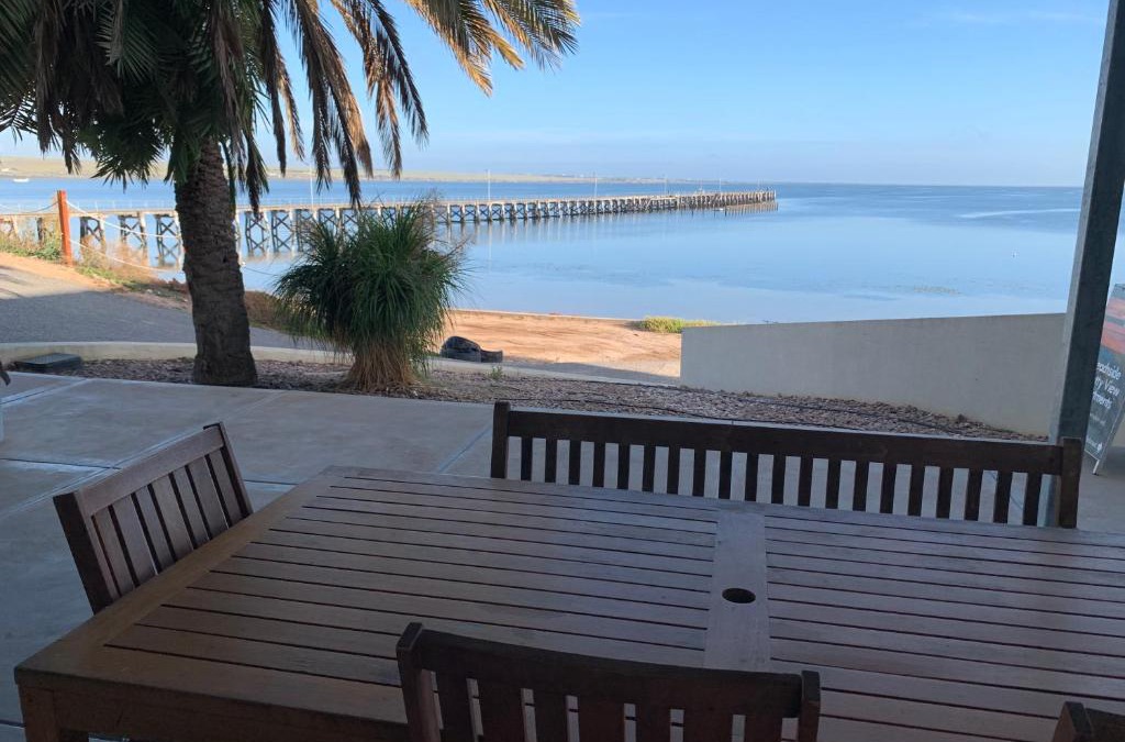 Ripon Apartment | Beachside & Jetty View Apartment 6 - Captain's Apt