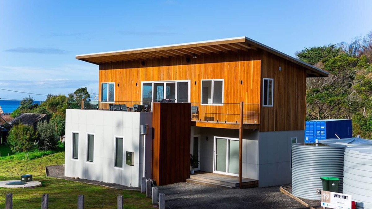 Separation Creek House | Beachside luxury living in Wye River-perfect for the family or groups of friends