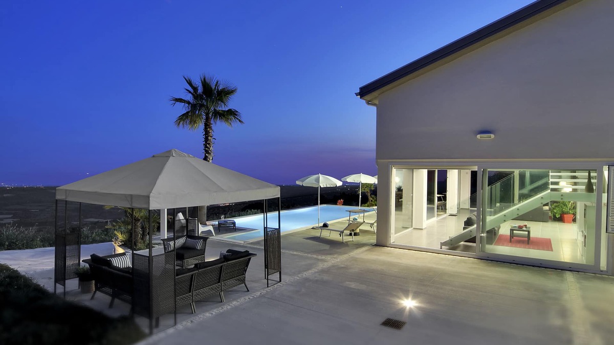 Ragusa Villa | BEACHSIDE, LUXURY APARTMENT