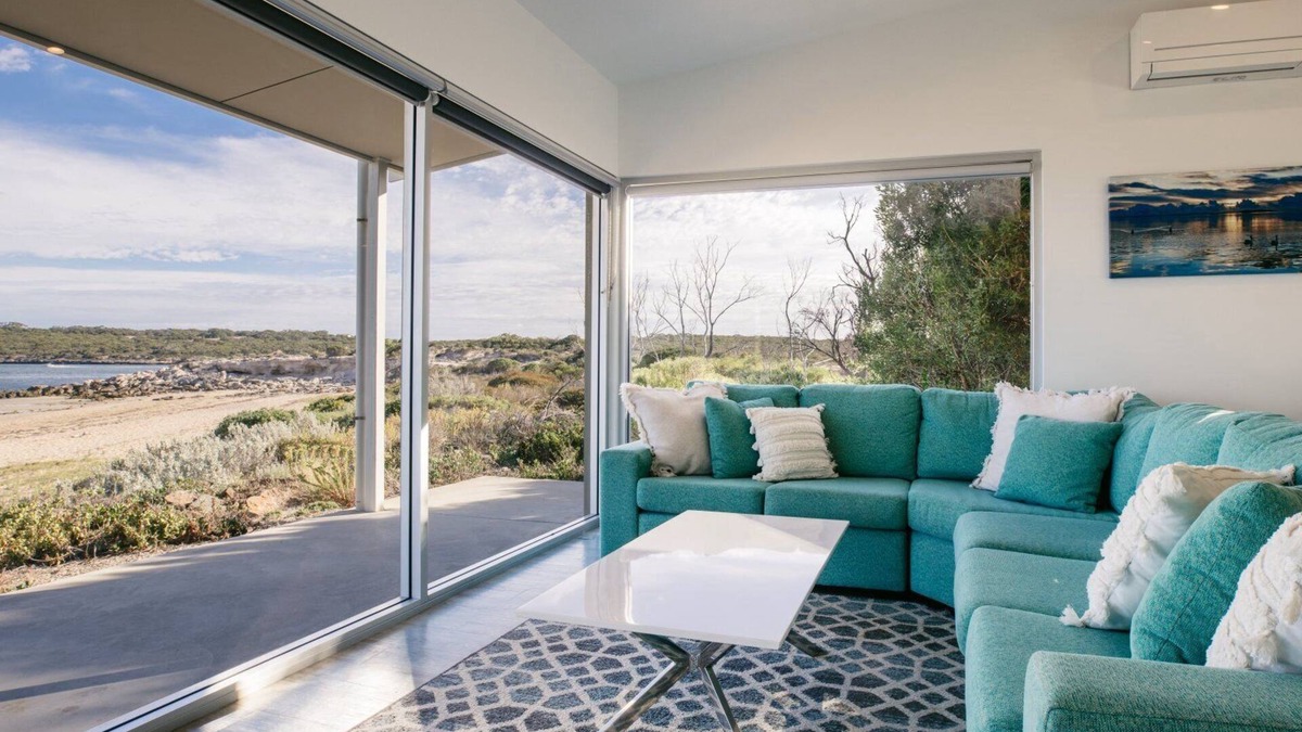 Lake Wangary House | Beachside owns one of the best positions in Coffin Bay Absolute Beachfront