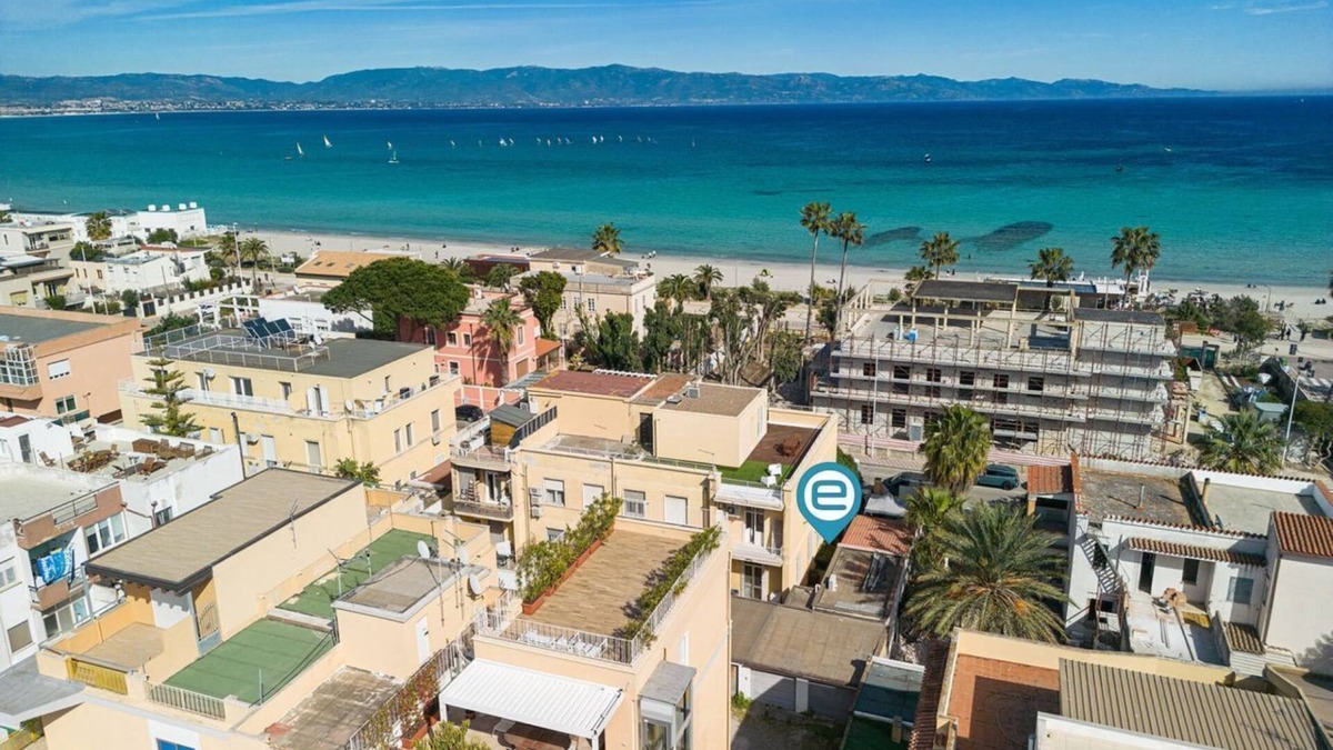 Poetto Apartment | Beachside Poetto Getaway