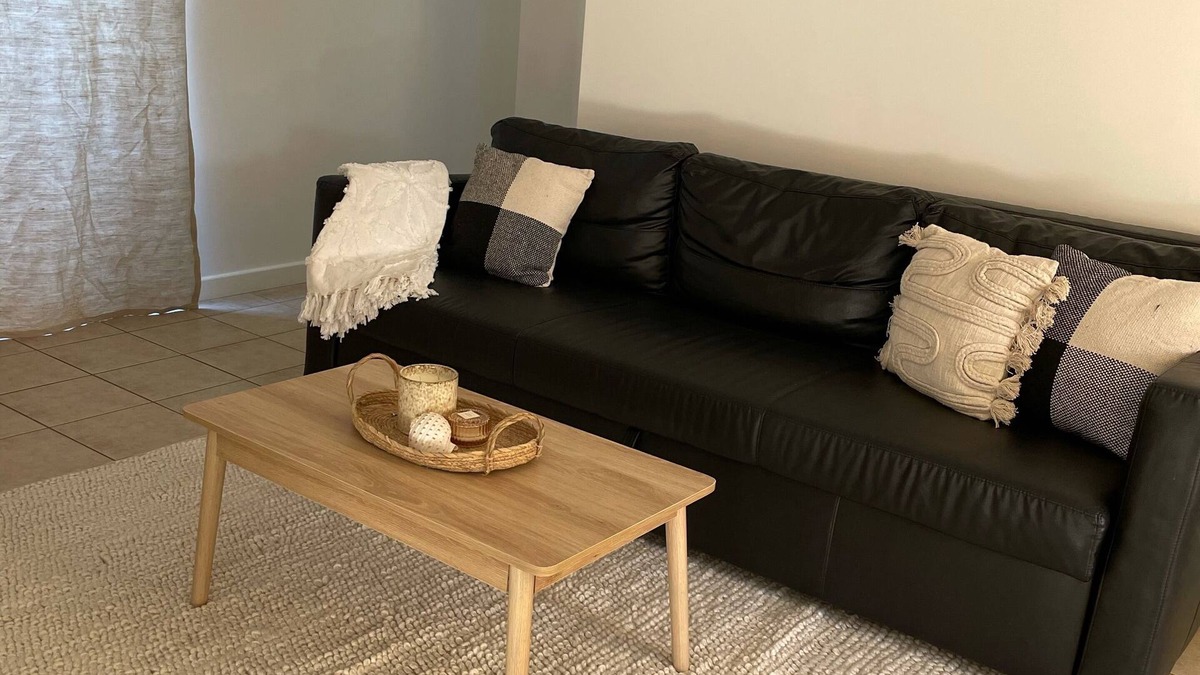 Dongara Apartment | Beachside private self contained 2 bedroom unit *Netflix * Nespresso *