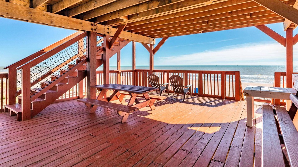 Surfside Beach Condo | Beachside & Pup-Friendly, Meet Sea Turtle!