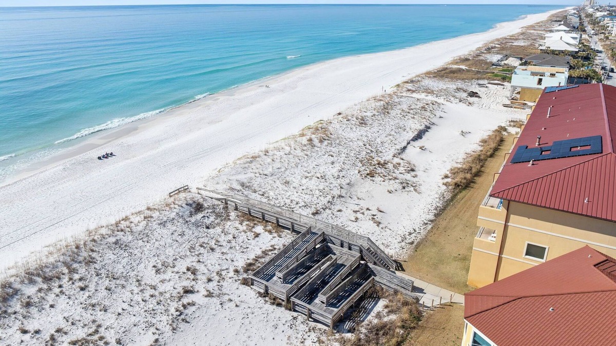 Pensacola Beach House | Beachside Retreat - 3 King Beds + Bunks, Pool & More! Great fall/winter rates!