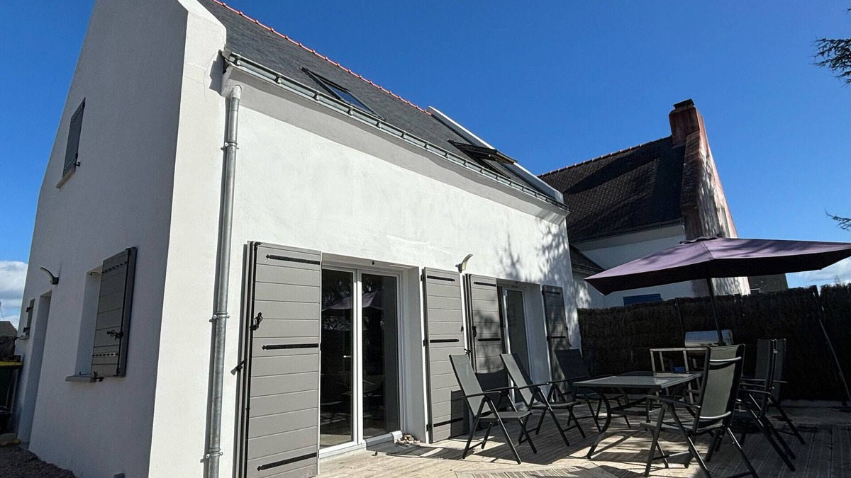 Mesquer Cottage | Beachside Retreat with Garden, Terrace & Bikes - 3BR, Sleeps 6, Near Shops & Beach