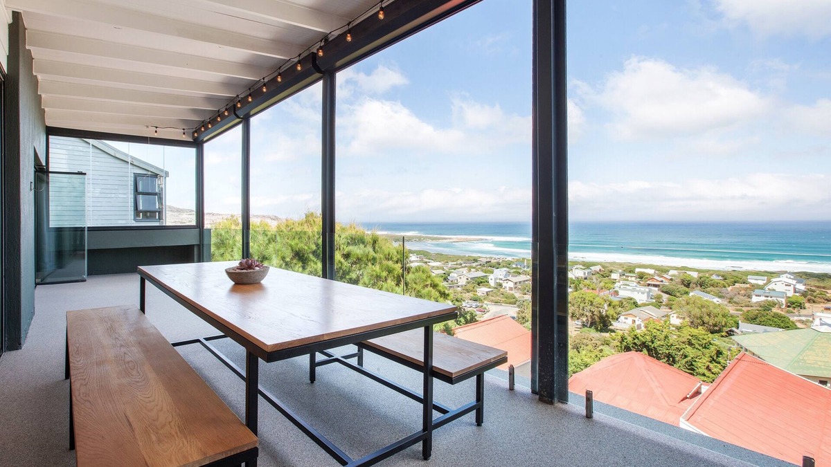 Cape Peninsula Villa | Beachtown villa with breathtaking view