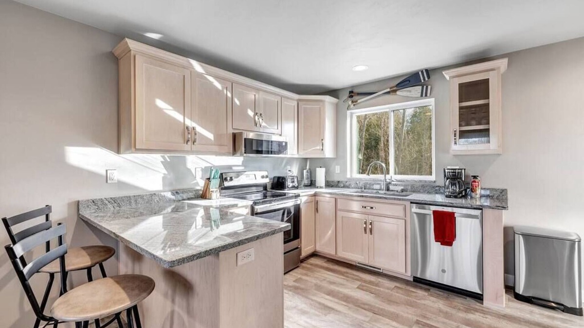Sister Bay Condo | Beachview Condo No 5