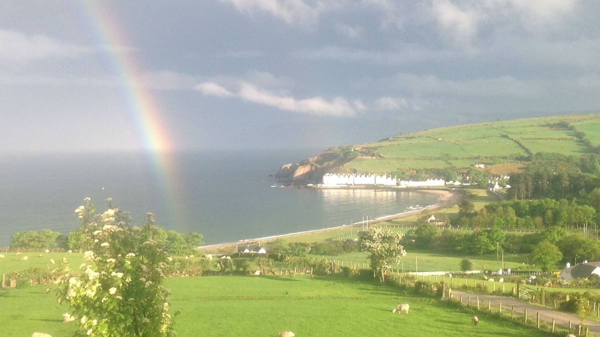 Glenariff Cottage | Beachview Cottage Co. Antrim blue door 4 bedrooms