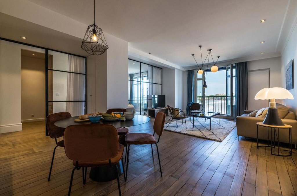 Biarritz City Centre Apartment | BEACHVIEW KEYWEEK Beachfront Renovated Apartment with Parking in Biarritz