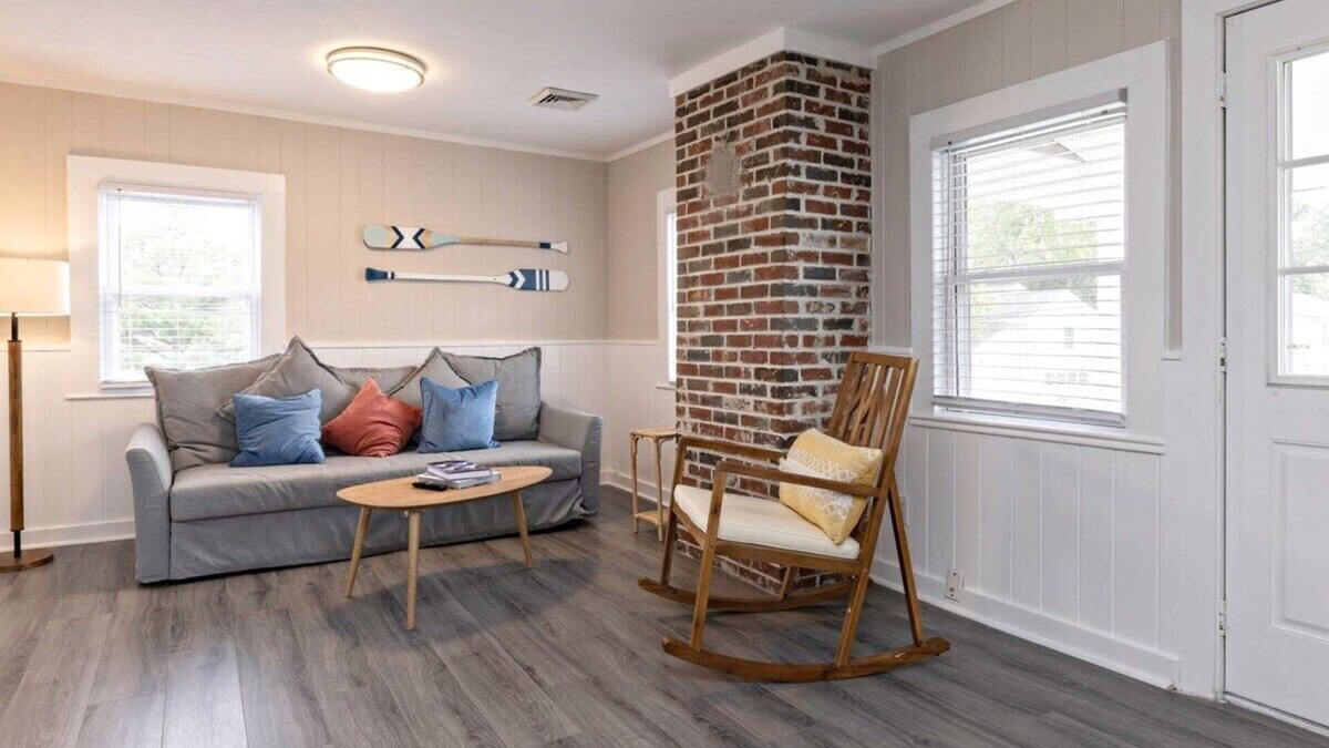 Northeast Virginia Beach House | Beachwalk #4, 8 minute walk to the beach