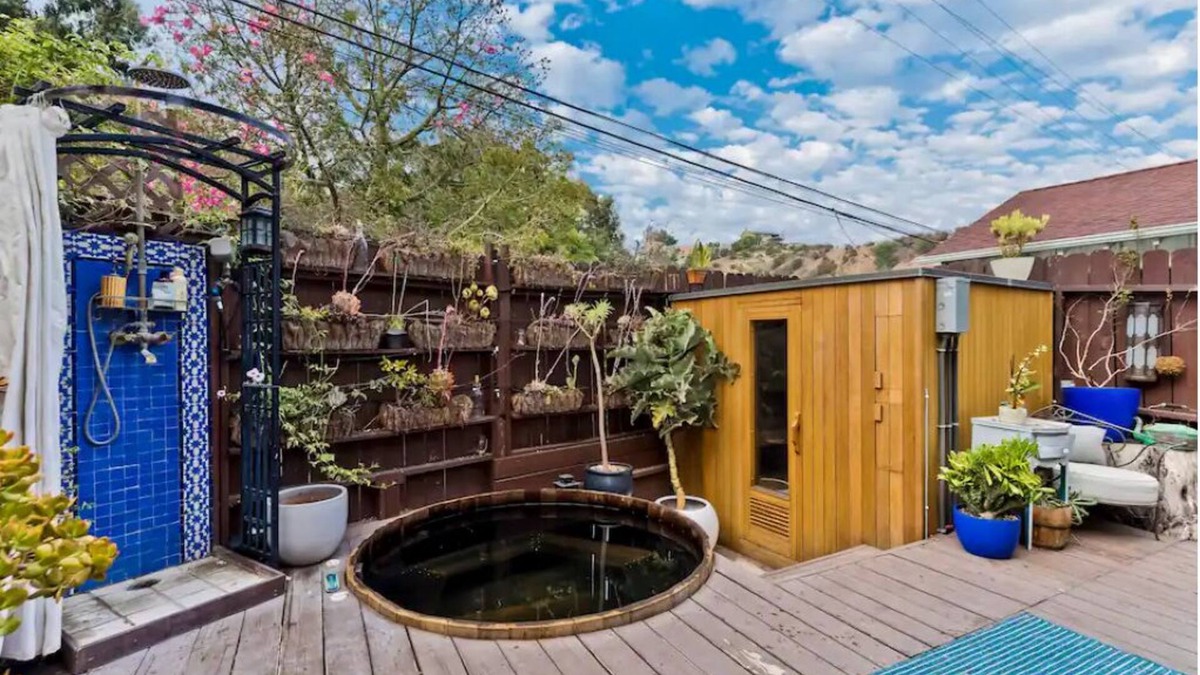 Beachwood Canyon Cabin | Beachwood Cabin Spa with Sauna and Hot Tubn