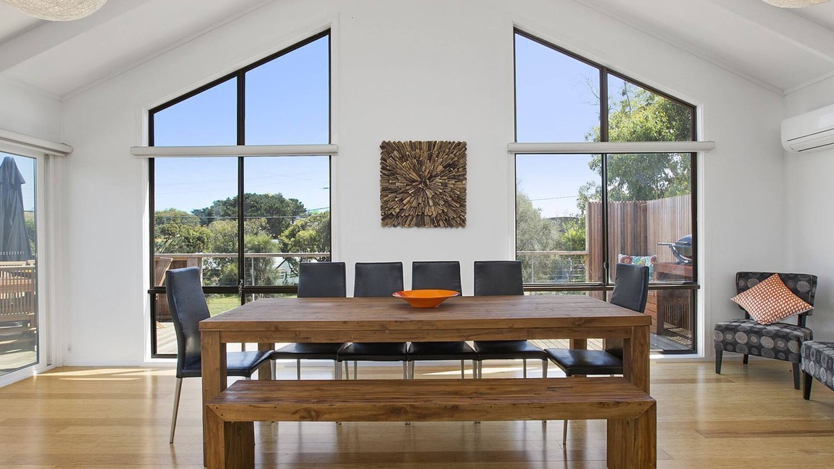 Smiths Beach House | BEACHWOOD HOUSE - Entertaining the beach life!