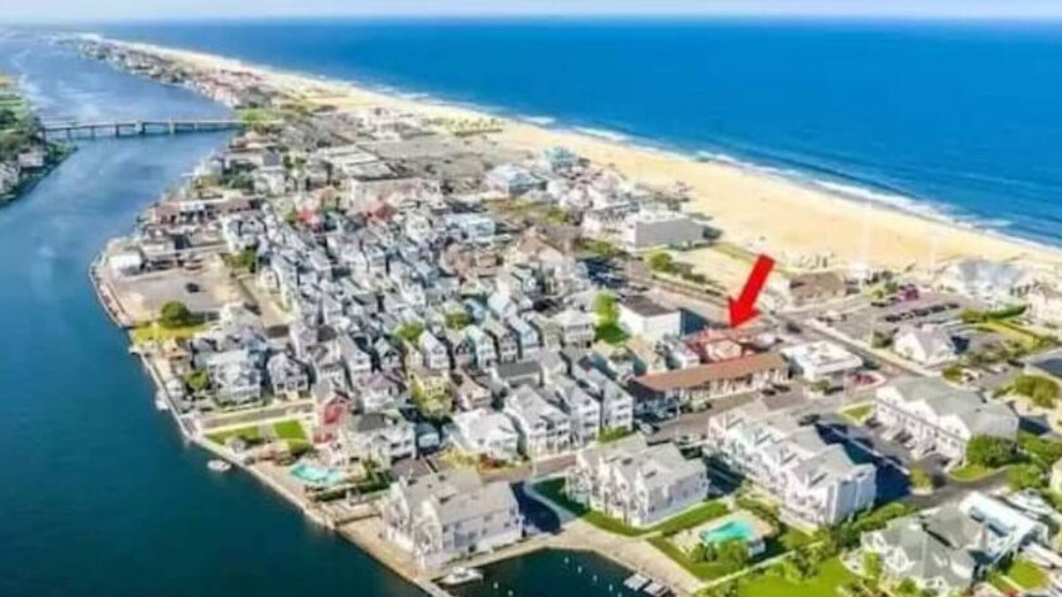 Sea Bright Apartment | Beachy 2 bdrm with everything at your fingertips