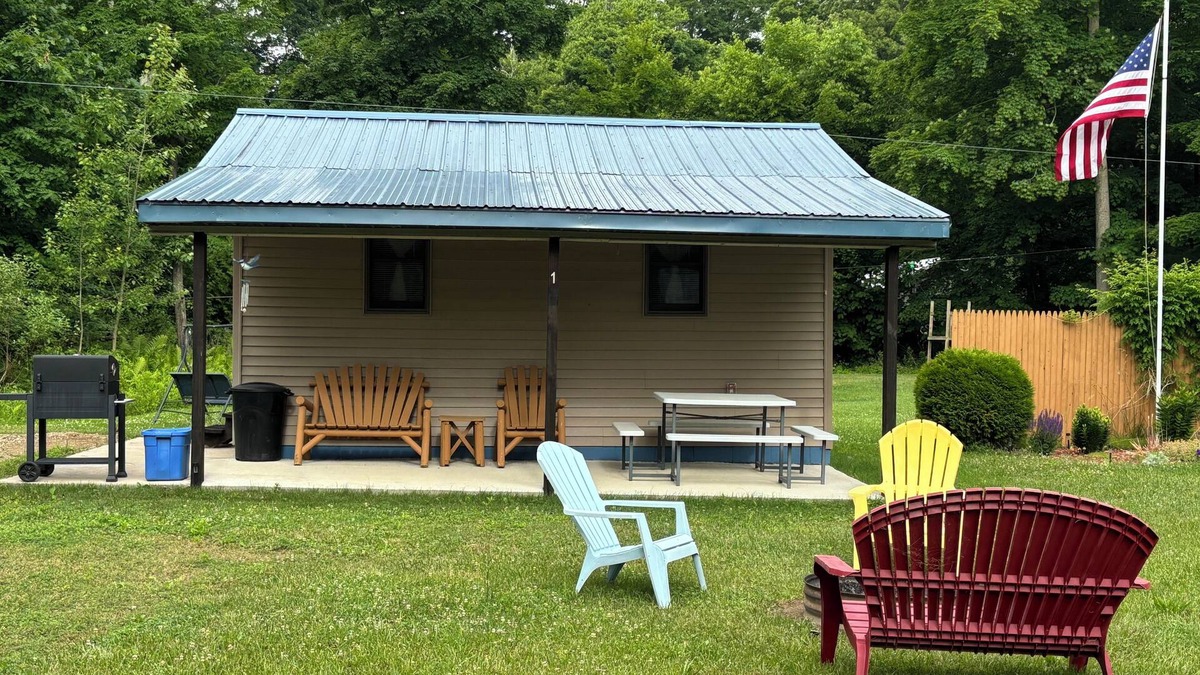 Harbor Beach Cottage | "Beachy Bungalow" cottage in Harbor Beach - Perfect getaway spot