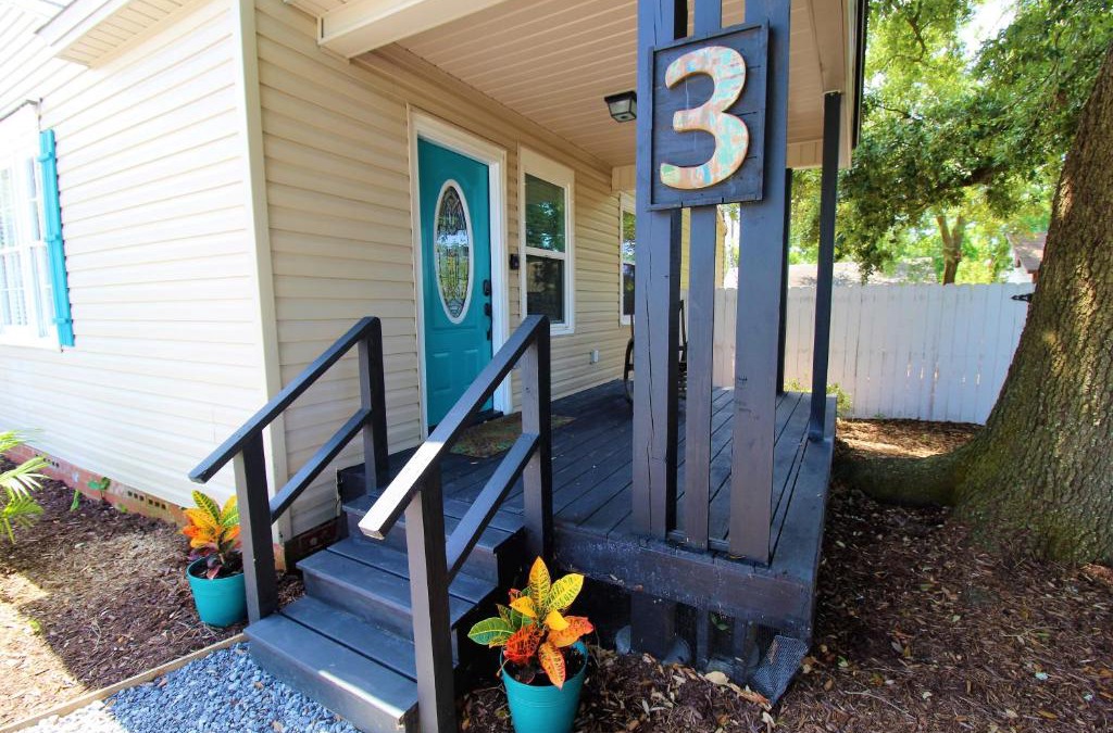 Navy Point House | Beachy Bungalow for Family Fun! Walk to beach!